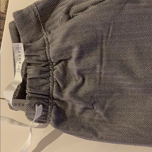 Grey lululemon sweatpants - Picture 3 of 3